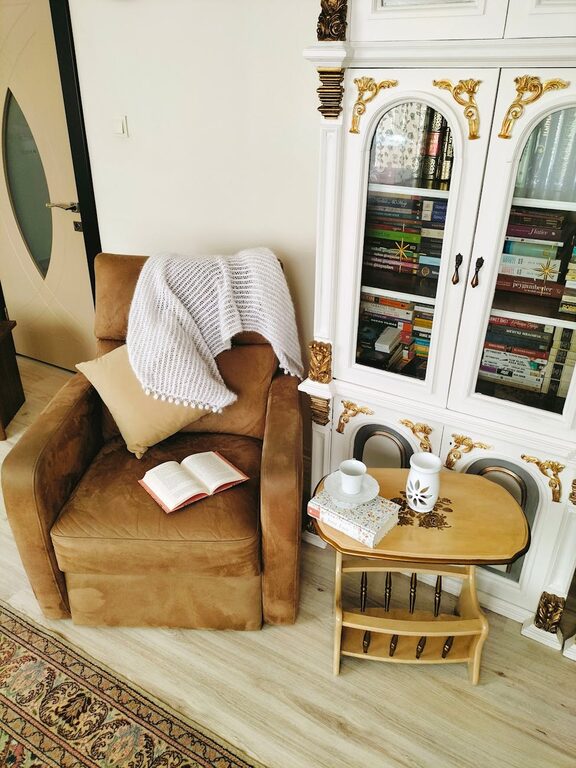 How to Create a Cozy Reading Nook in Any Room of Your Home